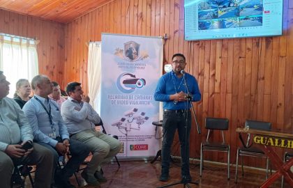 Presentación comunitaria del proyecto CCTV de la Junta de Vecinos Manuel Rodríguez en Lautaro, con pantalla de monitoreo y exposición técnica.